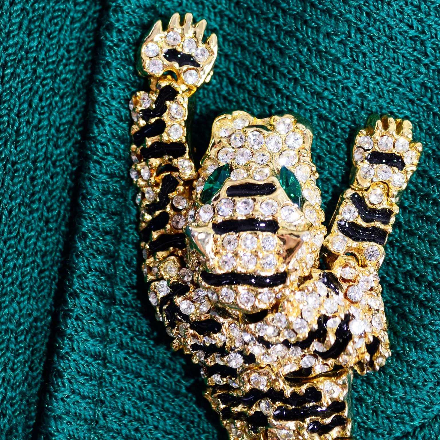 Green Santana Knit St John Blazer Jacket w Tiger Brooch
