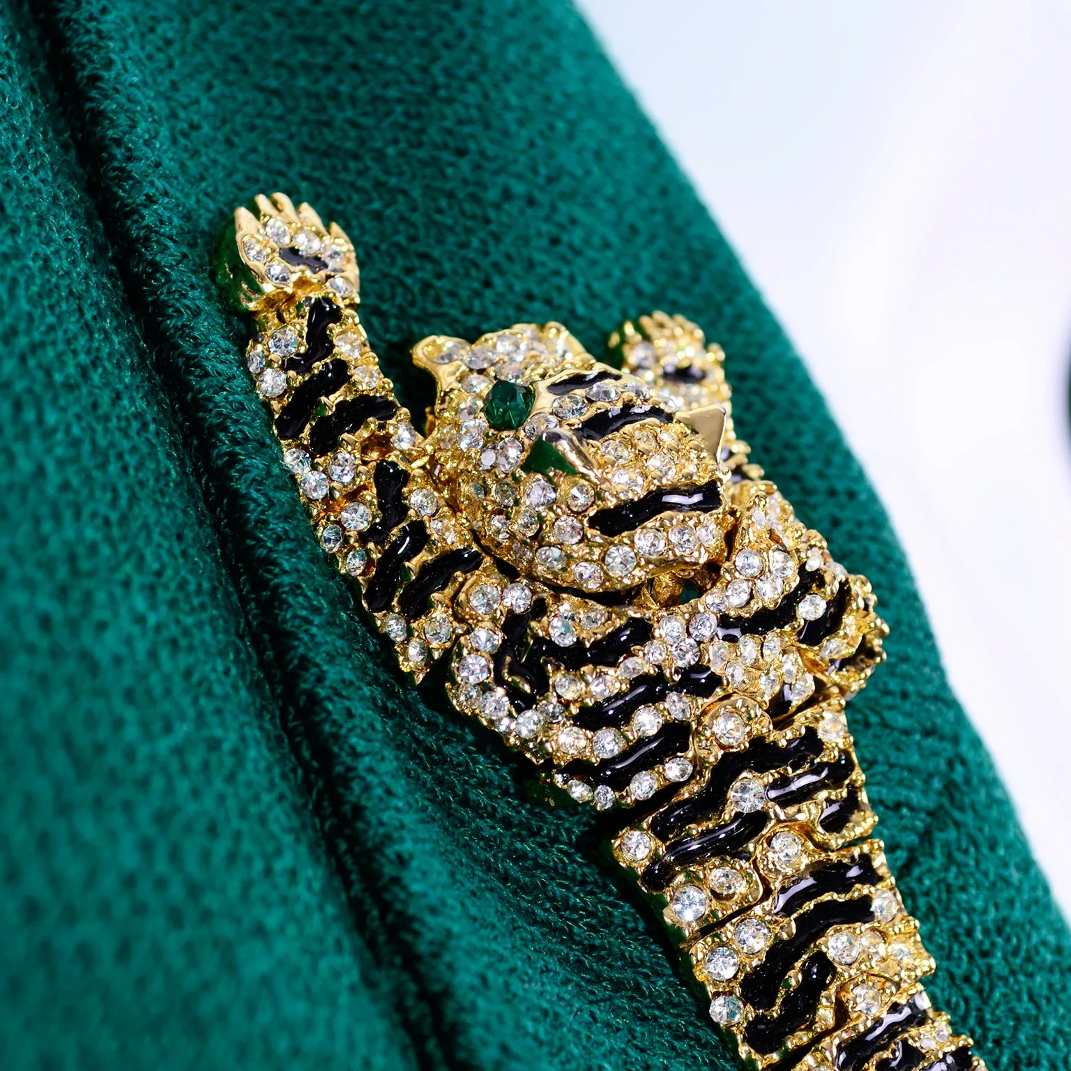 Green Santana Knit St John Blazer Jacket w Tiger Brooch